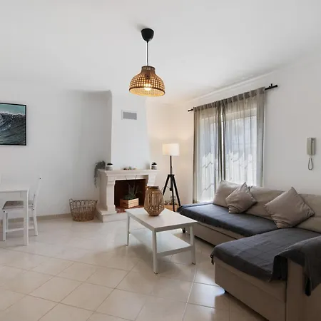 Lota Delight Nyaraló